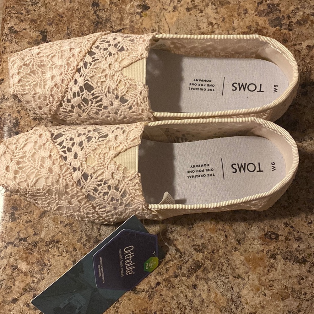 Toms natural floral lace shoes